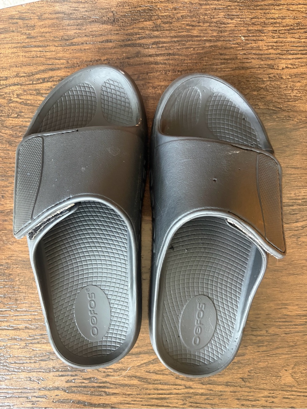 OOFOS Black Adjustable Slide Sandals M7/W9